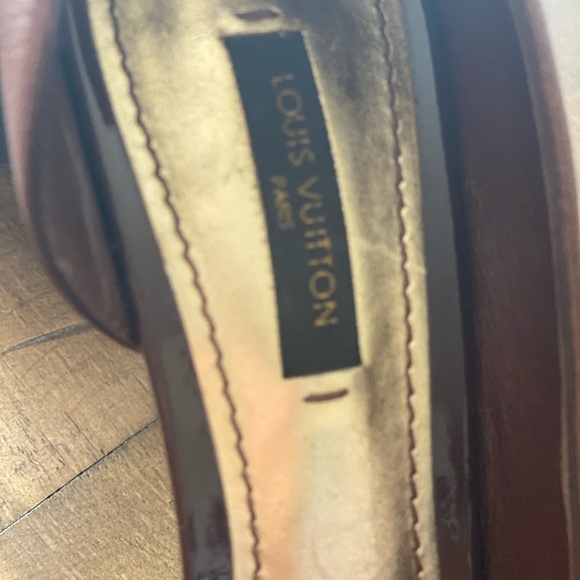 LOUIS VUTTION BROWN LEATHER HEELS - Picture 15 of 16